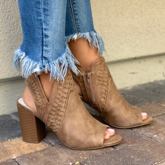 NIB Tan Peep Toe Slingback Stitched Detail Bootie - Picture 3 of 8